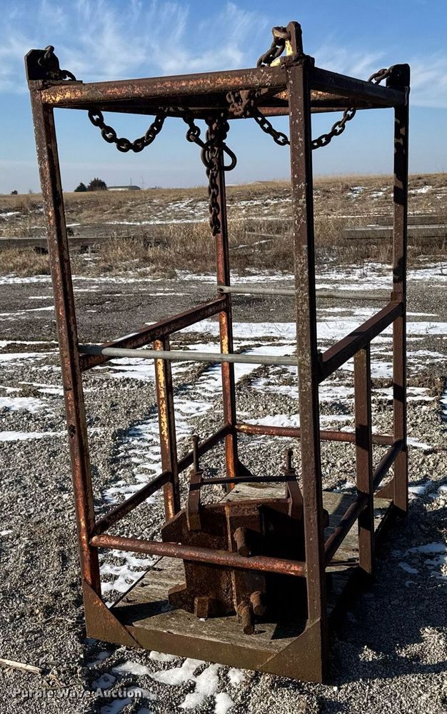 image for item EG7136 Man basket