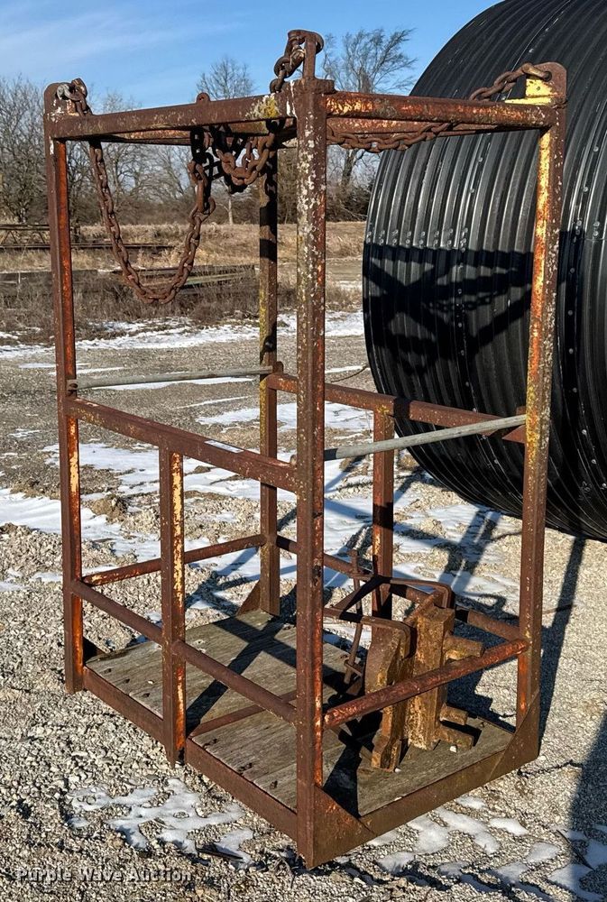 image for item EG7136 Man basket