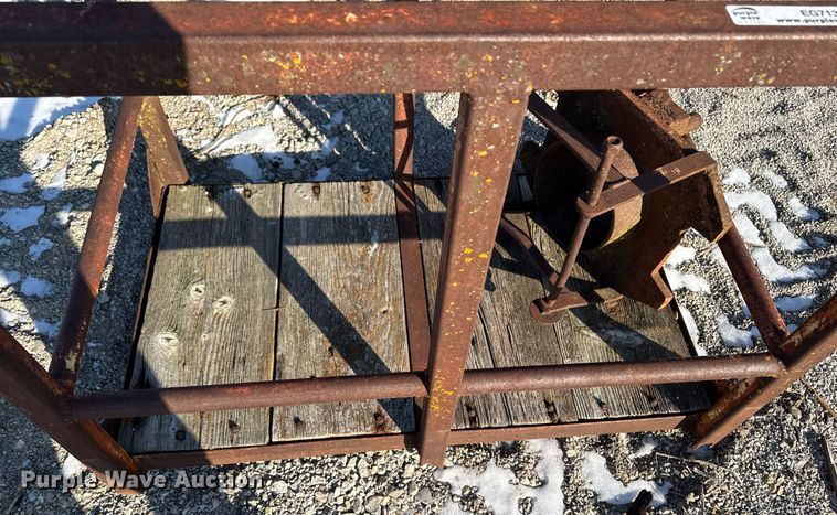 image for item EG7136 Man basket