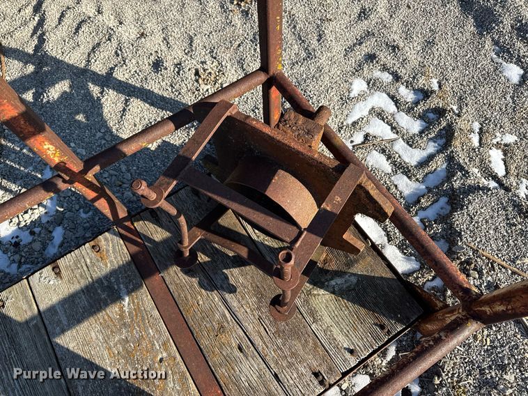 image for item EG7136 Man basket