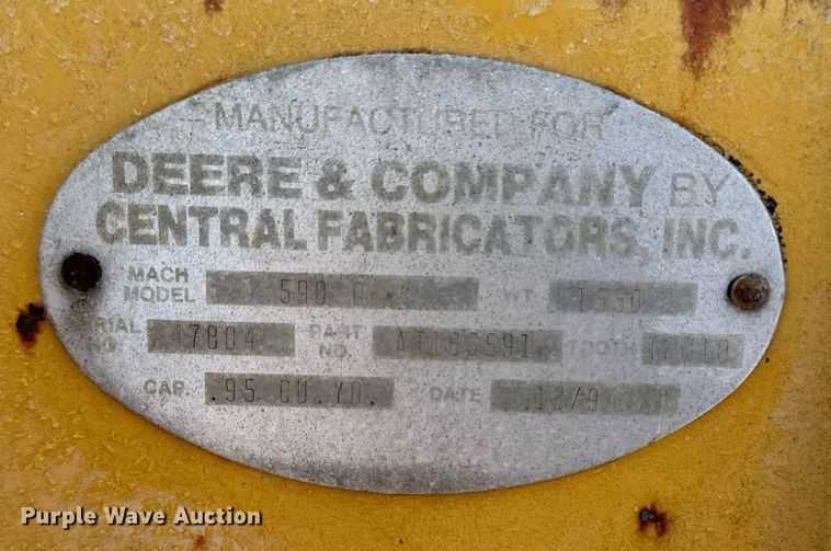 image for item EG7141 1994 John Deere 590D excavator bucket