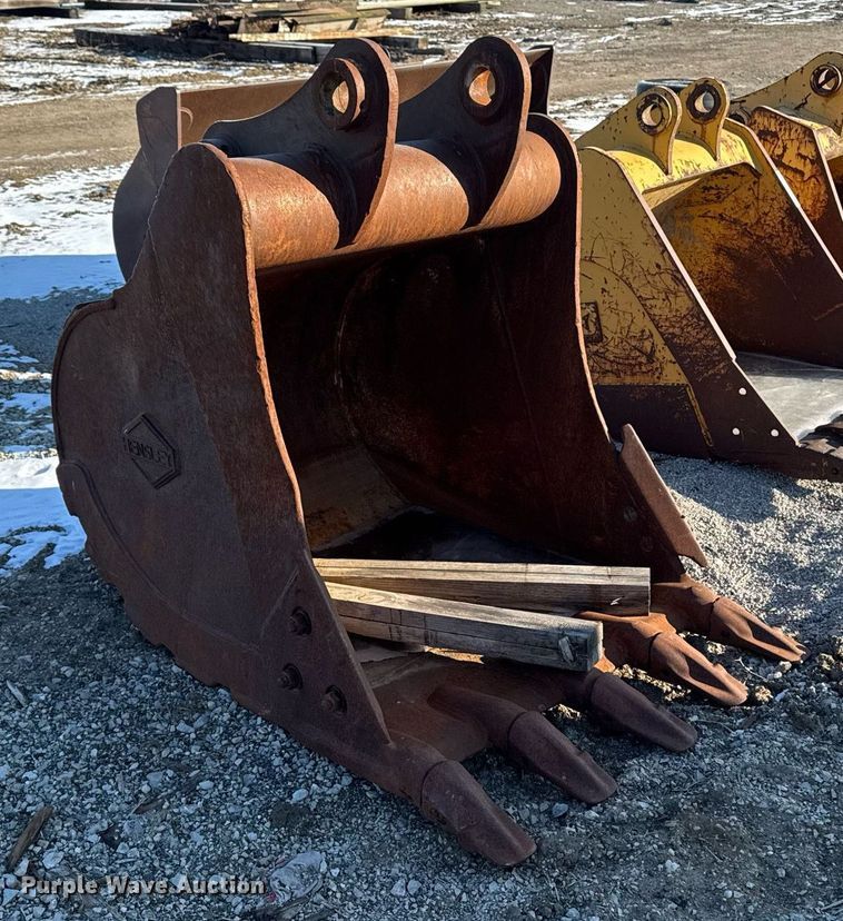 image for item EG7143 Hensley excavator bucket