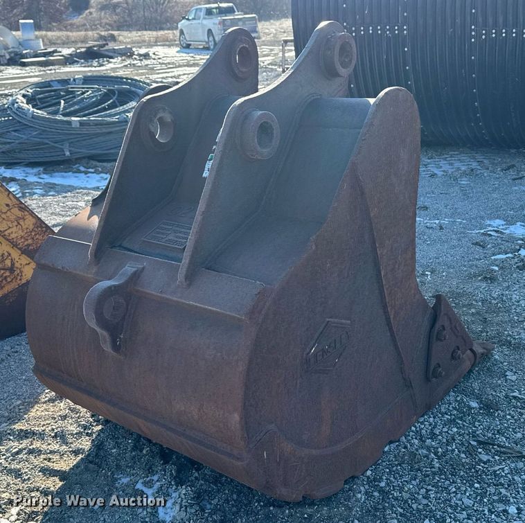 image for item EG7143 Hensley excavator bucket