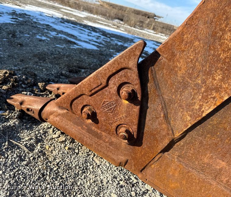 image for item EG7143 Hensley excavator bucket