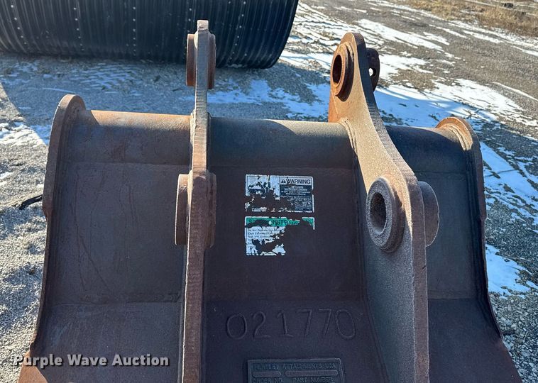 image for item EG7143 Hensley excavator bucket