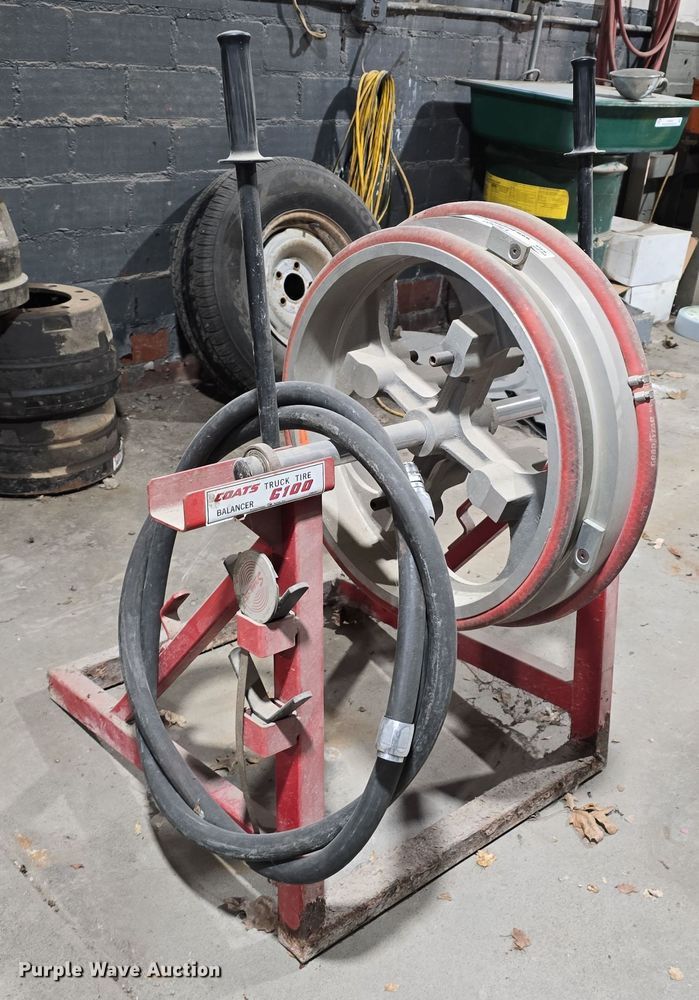 image for item EH8507 Coats 6100 tire balancer