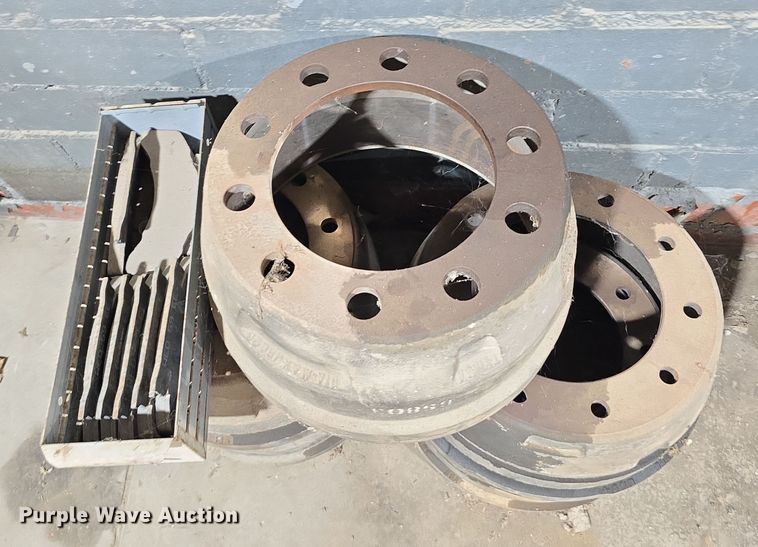 image for item EH8507 Coats 6100 tire balancer