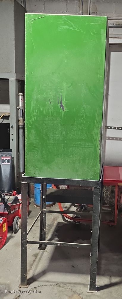 image for item EH8511 John Deere oil dispenser