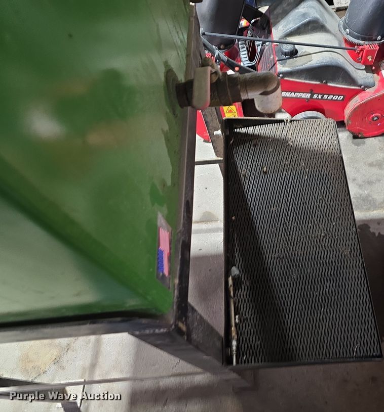 image for item EH8511 John Deere oil dispenser