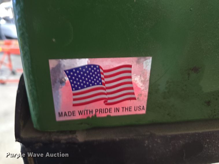 image for item EH8511 John Deere oil dispenser