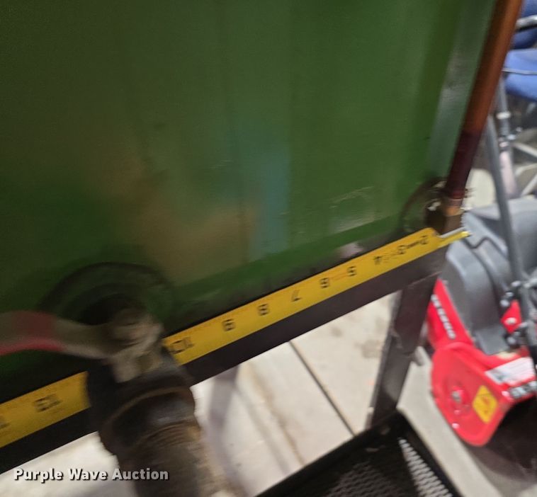 image for item EH8511 John Deere oil dispenser