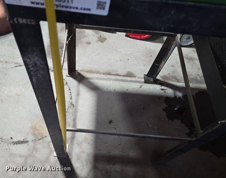 image for item EH8511 John Deere oil dispenser