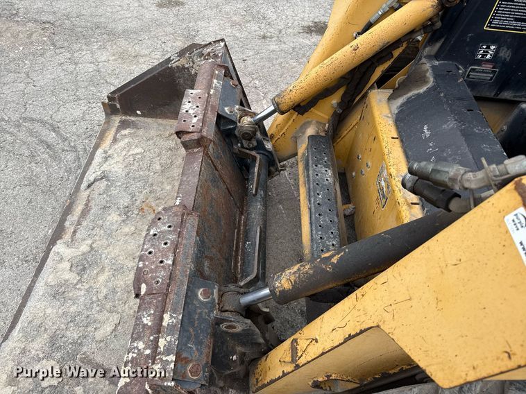 image for item EJ3414 1998 John Deere 7775 skid steer loader