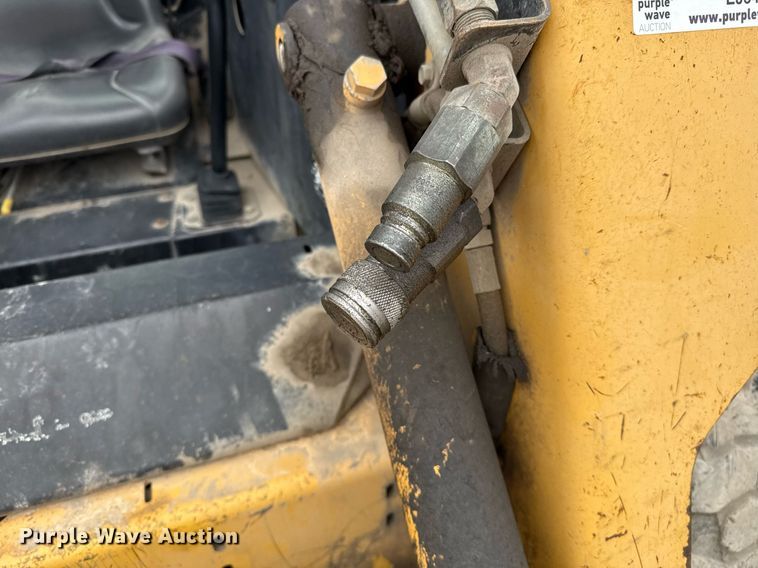 image for item EJ3414 1998 John Deere 7775 skid steer loader