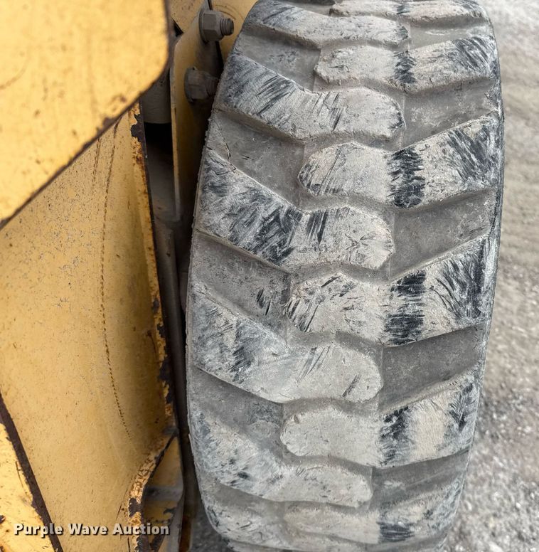 image for item EJ3414 1998 John Deere 7775 skid steer loader