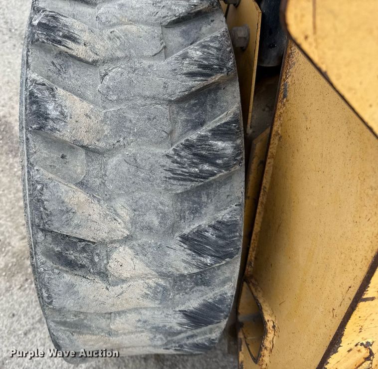 image for item EJ3414 1998 John Deere 7775 skid steer loader