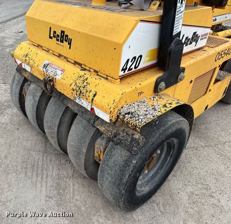 image for item EJ3415 2004 LeeBoy 420 pneumatic roller