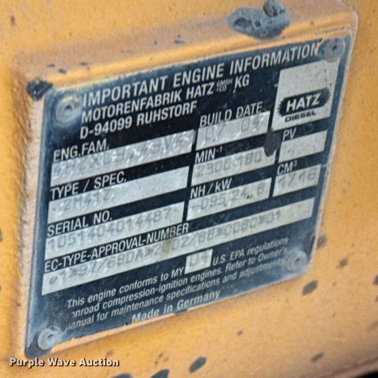 image for item EJ3415 2004 LeeBoy 420 pneumatic roller