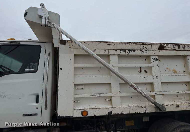 image for item EJ3416 2007 Sterling LT7500 dump truck