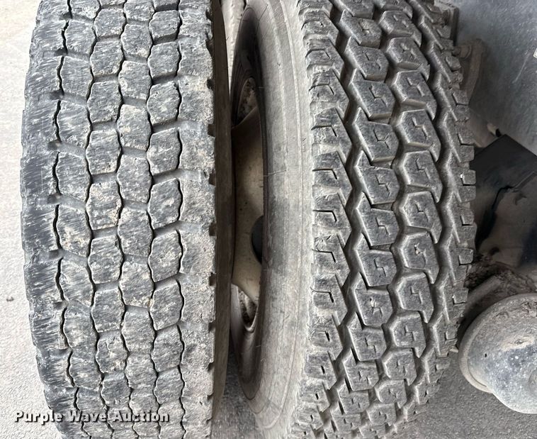 image for item EJ3416 2007 Sterling LT7500 dump truck