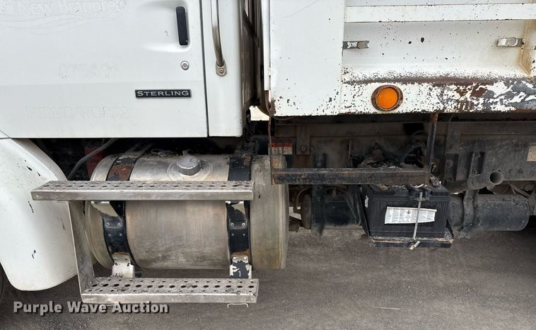 image for item EJ3417 2007 Sterling LT7500 dump truck