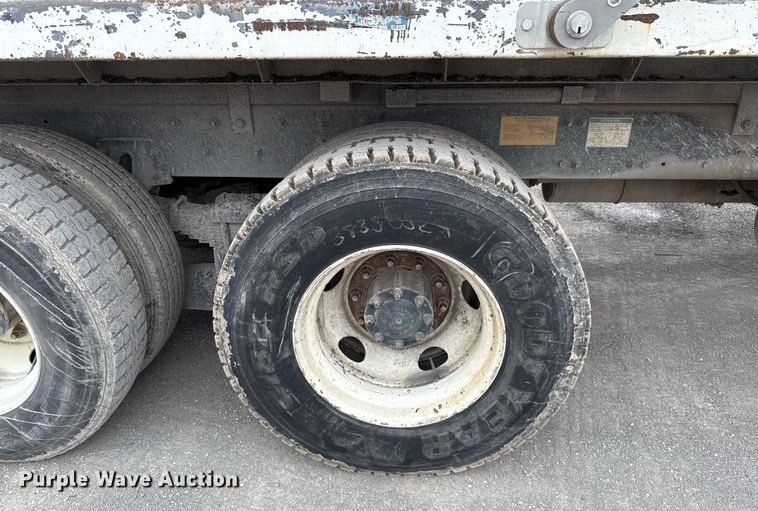 image for item EJ3417 2007 Sterling LT7500 dump truck