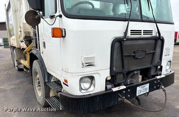 image for item EJ3418 2015 AutoCar ACX Xpeditor refuse truck
