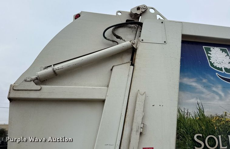 image for item EJ3418 2015 AutoCar ACX Xpeditor refuse truck