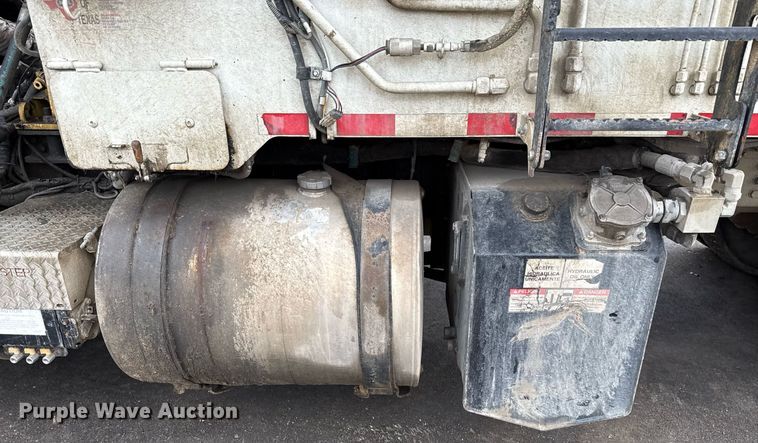 image for item EJ3418 2015 AutoCar ACX Xpeditor refuse truck