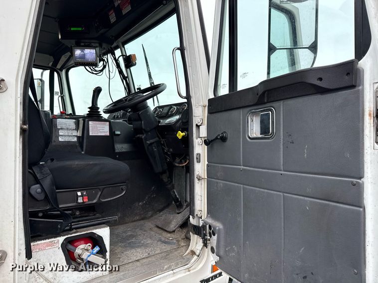 image for item EJ3418 2015 AutoCar ACX Xpeditor refuse truck