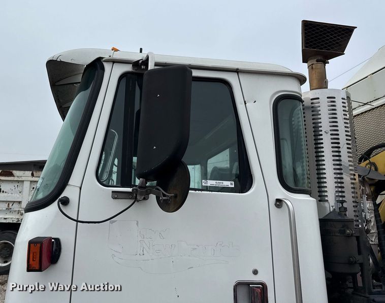 image for item EJ3419 2015 Autocar ACX Xpeditor refuse truck