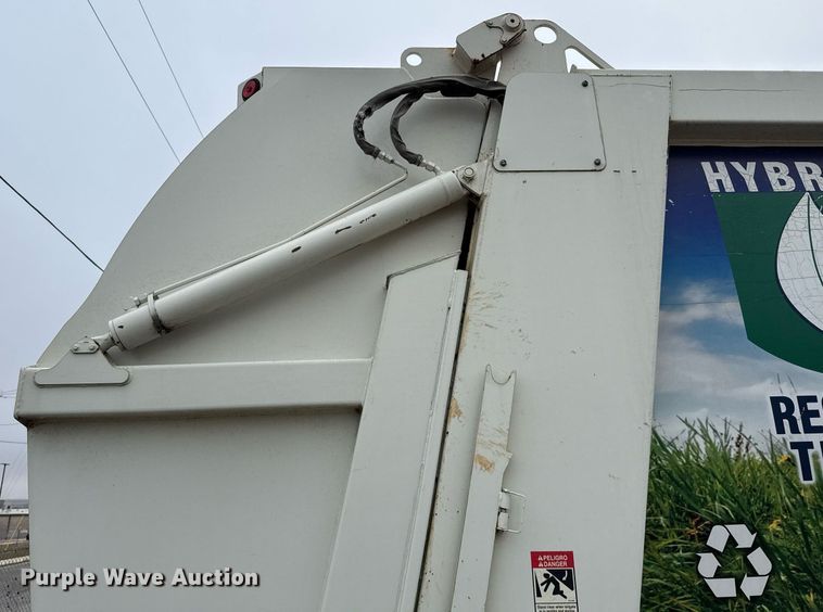 image for item EJ3419 2015 Autocar ACX Xpeditor refuse truck