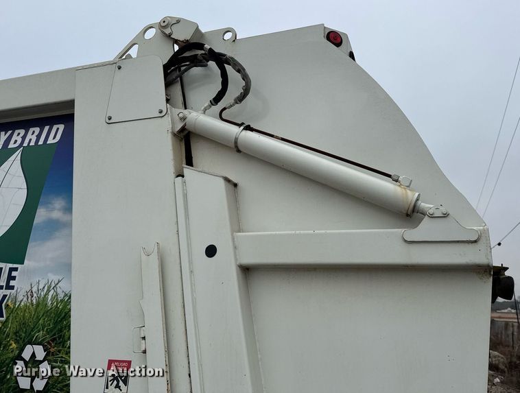 image for item EJ3419 2015 Autocar ACX Xpeditor refuse truck