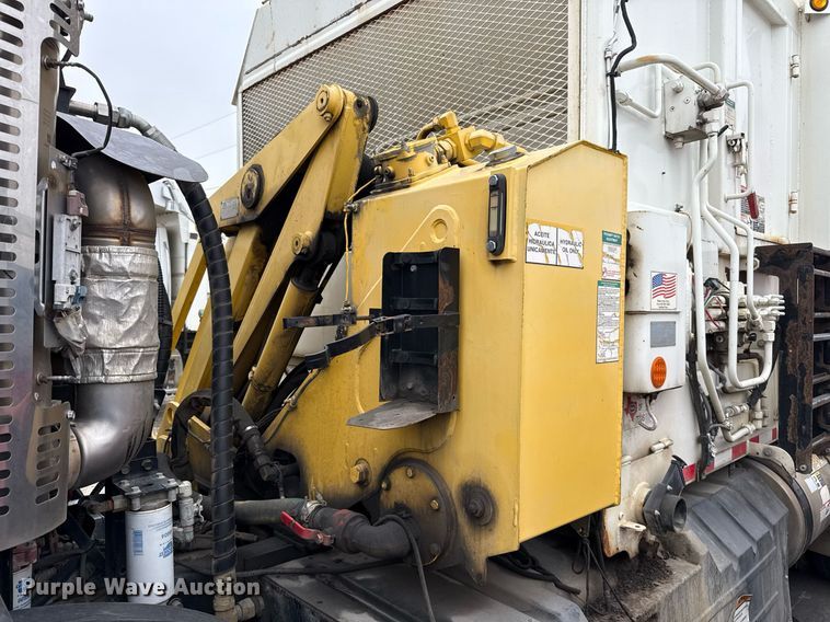 image for item EJ3419 2015 Autocar ACX Xpeditor refuse truck