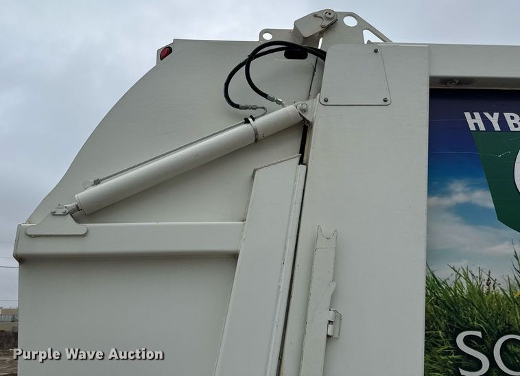 image for item EJ3420 2018 Autocar ACX Xpeditor refuse truck