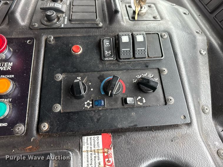 image for item EJ3420 2018 Autocar ACX Xpeditor refuse truck