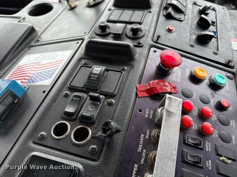 image for item EJ3420 2018 Autocar ACX Xpeditor refuse truck