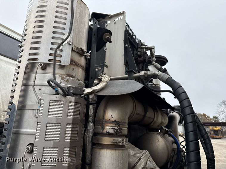 image for item EJ3420 2018 Autocar ACX Xpeditor refuse truck