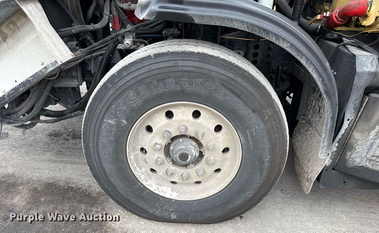 image for item EJ3420 2018 Autocar ACX Xpeditor refuse truck