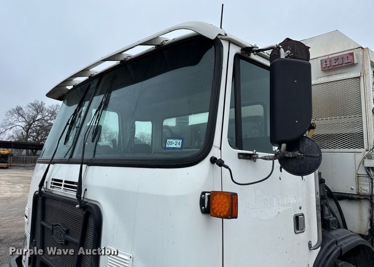image for item EJ3421 2014 AutoCar ACX Xpeditor refuse truck