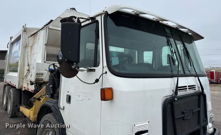 image for item EJ3421 2014 AutoCar ACX Xpeditor refuse truck