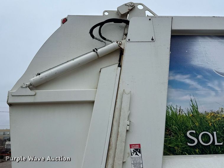 image for item EJ3421 2014 AutoCar ACX Xpeditor refuse truck