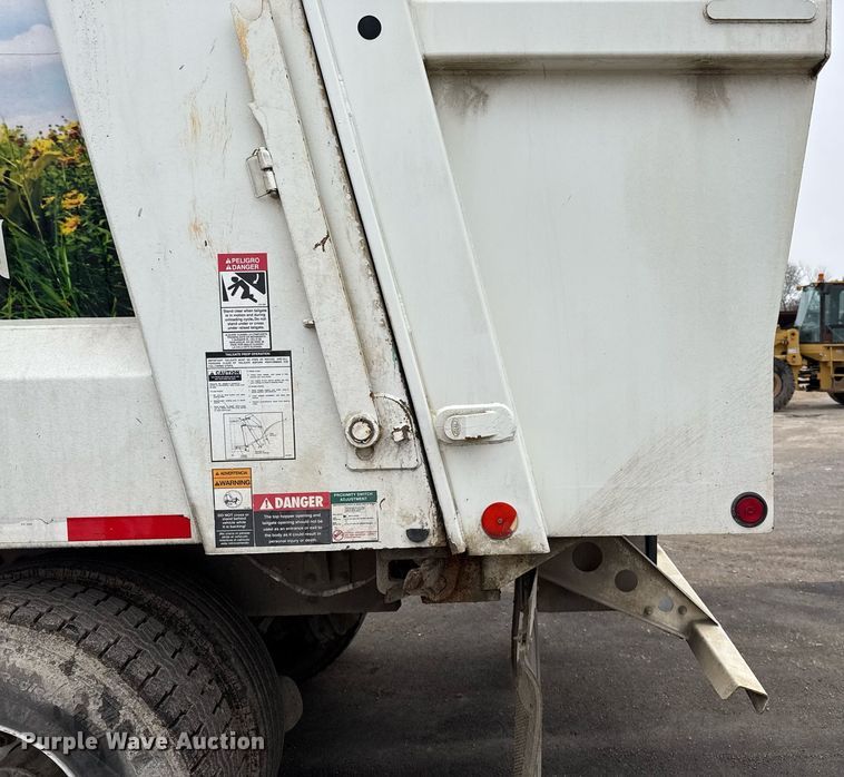 image for item EJ3421 2014 AutoCar ACX Xpeditor refuse truck