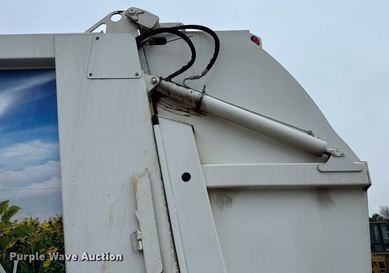 image for item EJ3421 2014 AutoCar ACX Xpeditor refuse truck