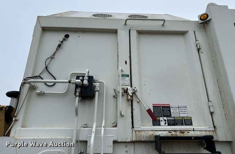 image for item EJ3421 2014 AutoCar ACX Xpeditor refuse truck