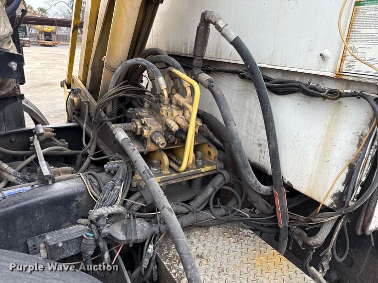 image for item EJ3421 2014 AutoCar ACX Xpeditor refuse truck