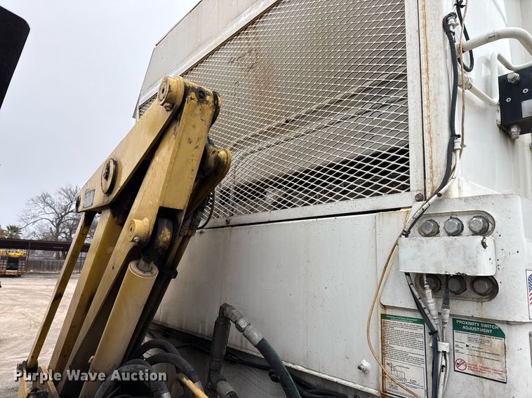 image for item EJ3421 2014 AutoCar ACX Xpeditor refuse truck