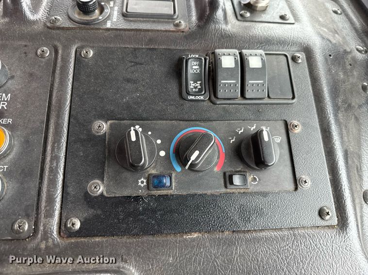 image for item EJ3421 2014 AutoCar ACX Xpeditor refuse truck