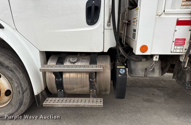 image for item EJ3422 2016 Freightliner Business Class M2 106 refuse truck