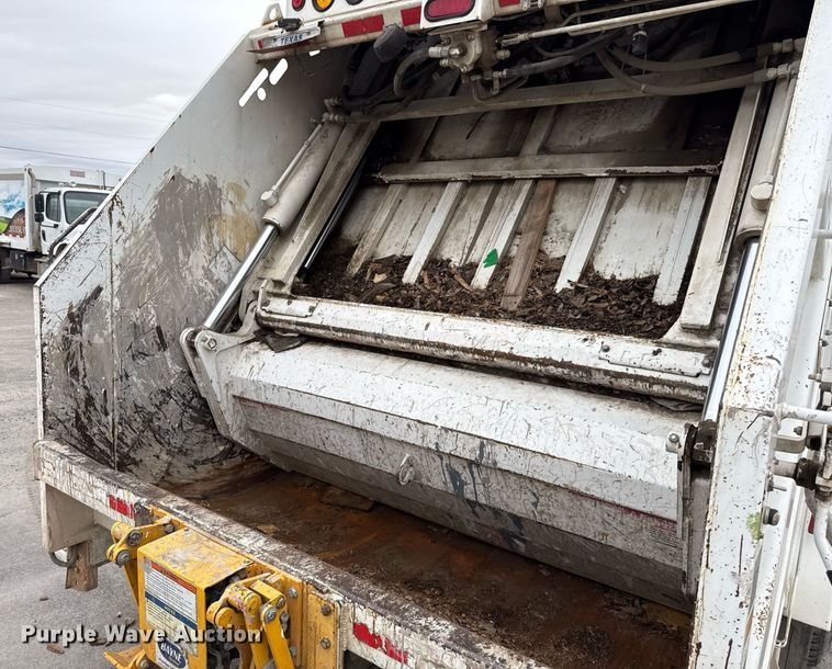 image for item EJ3422 2016 Freightliner Business Class M2 106 refuse truck